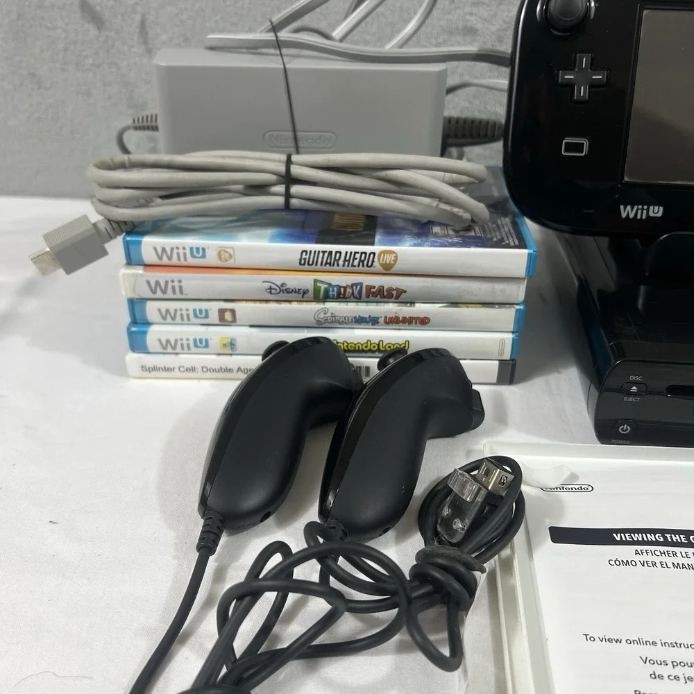 Nintendo Wii U Console 32GB Black Set + 11 Games Mario Kart 8 Super Smash Bros